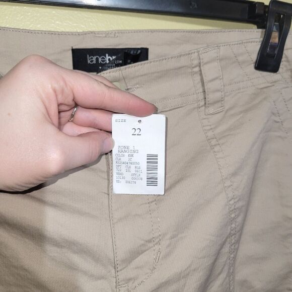 New Lane Bryant Khaki Shorts 22 - Picture 8 of 11